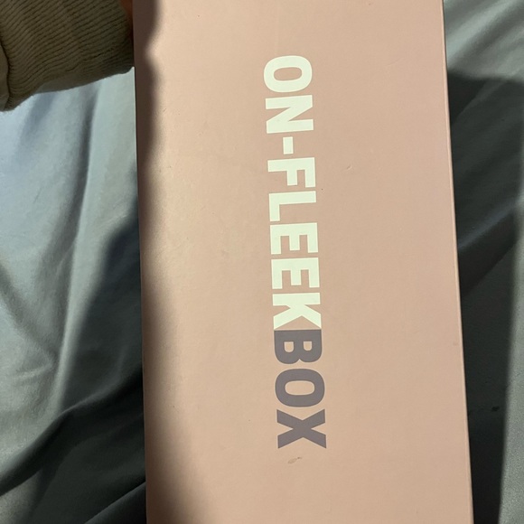 New in Box Set of 4 False Eyelashes - Picture 3 of 4